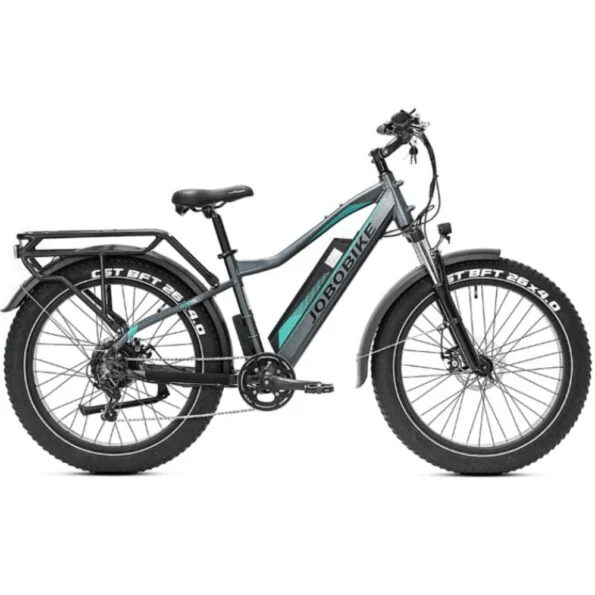 Vélo électrique Jobobike Robin vue latérale Vélo électrique Jobobike Robin gris et turquoise présenté de profil sur fond blanc, avec pneus fatbike 26x4, suspension avant, garde-boue et porte-bagages arrière.