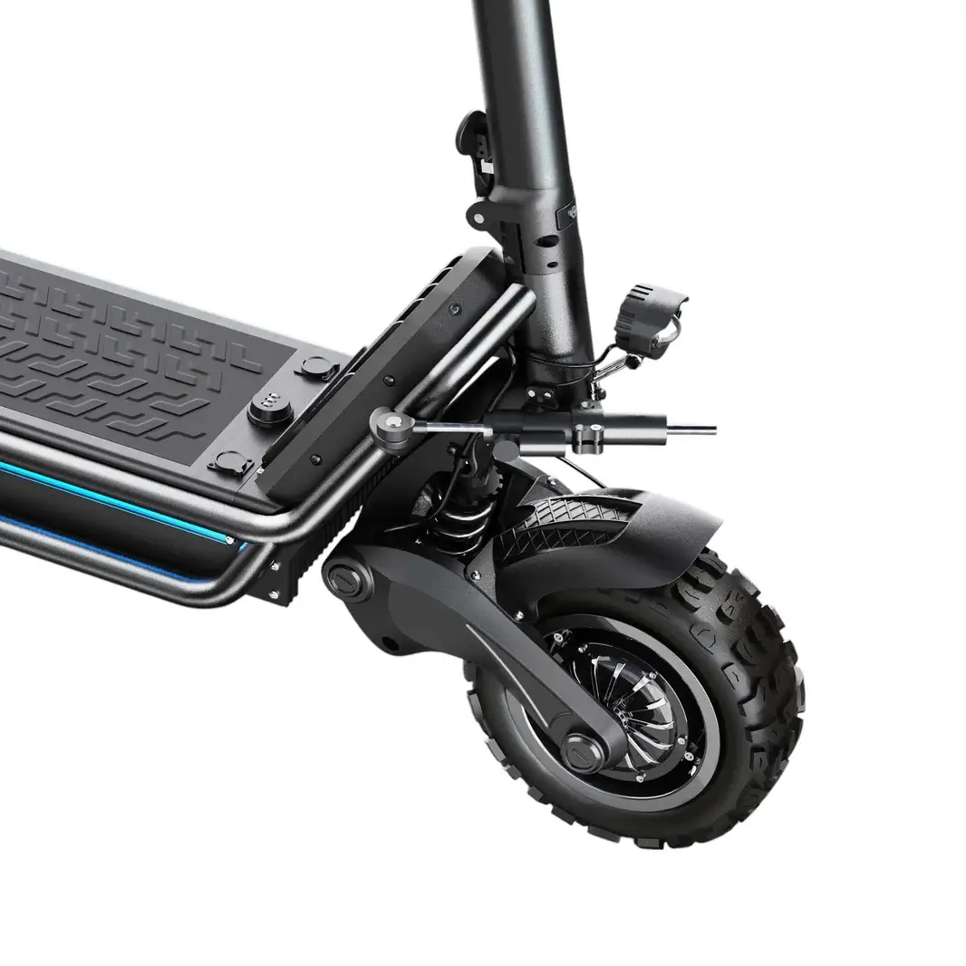 Suspension et roue avant de la trottinette Joyor E6-S Gros plan sur la suspension et le pneu tout-terrain avant de la trottinette électrique Joyor E6-S.
