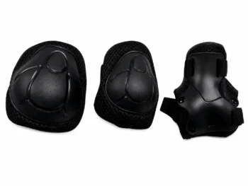 Kit de protections noires avec genouillères et coudières pour vélo et trottinette électrique, présenté sur fond blanc.