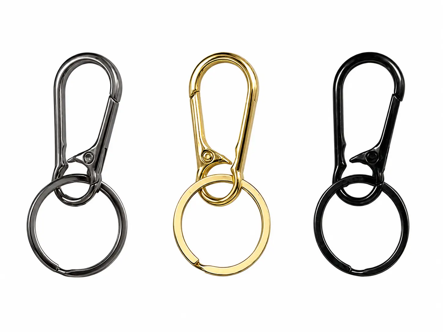 Pack de 3 porte-clés mousquetons métalliques multicolores Pack de trois porte-clés mousquetons métalliques avec anneau, disponibles en argenté, doré et noir.